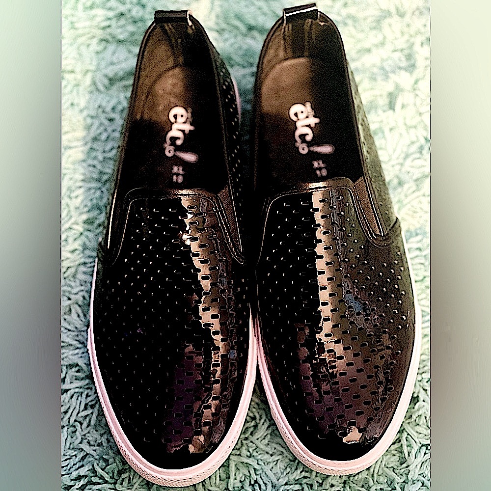 Super Cute Comfortable black slip-on shoes, by Rue 21